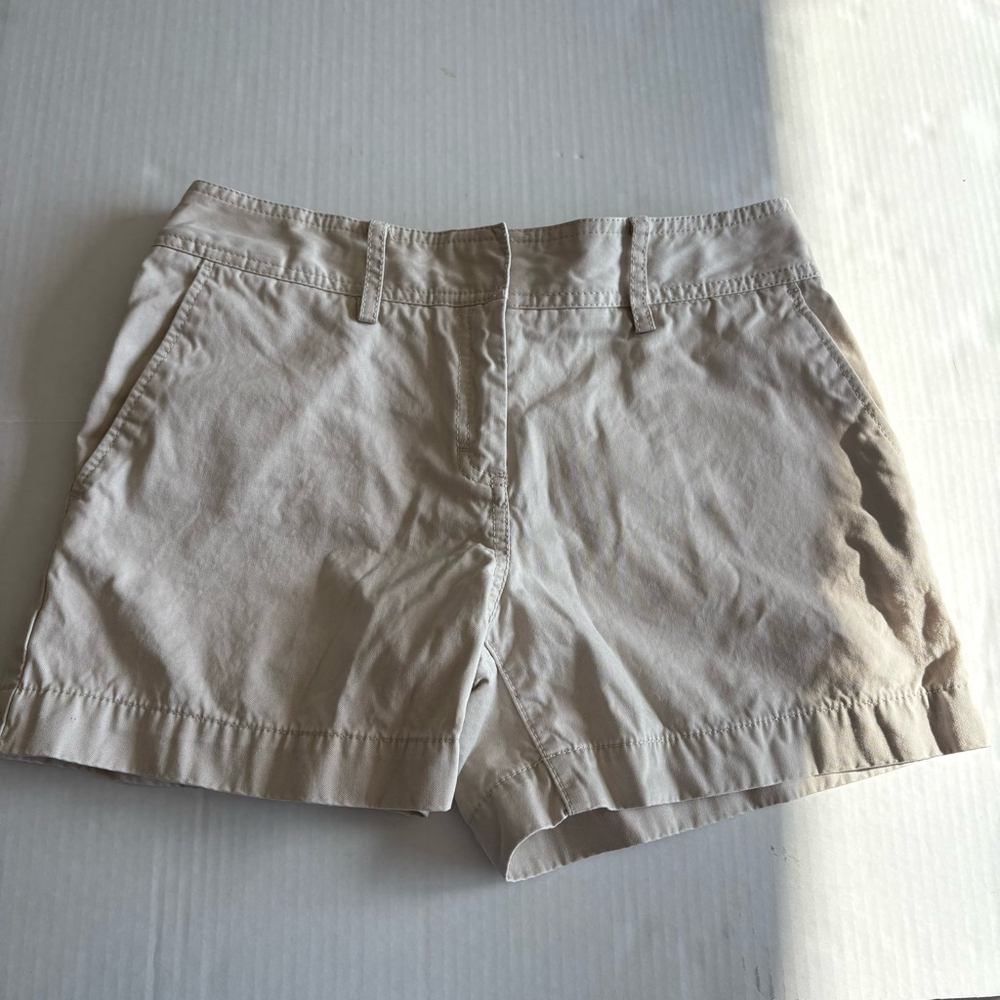 Y2K Tommy Hilfiger 4” Chino shorts khaki beige size 4 casual shorts